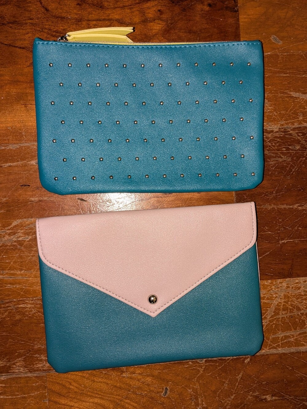 ✨FREE with purchase✨Set of 2 Ipsy makeup bags